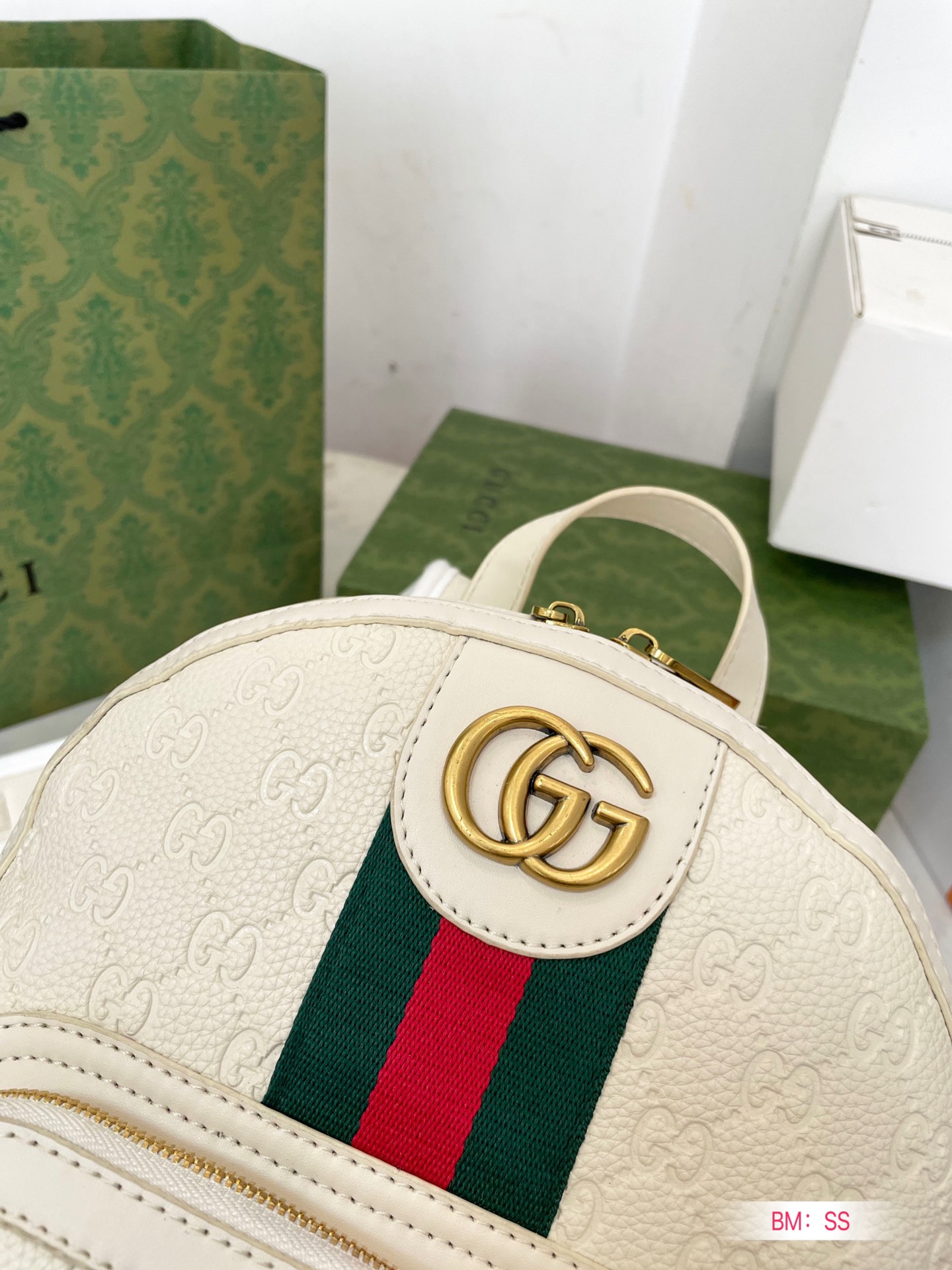 【2026】【GUCCI 公式旗艦店】グッチ  リュックサック 当日出荷 好評に付き再入荷！23*32CM