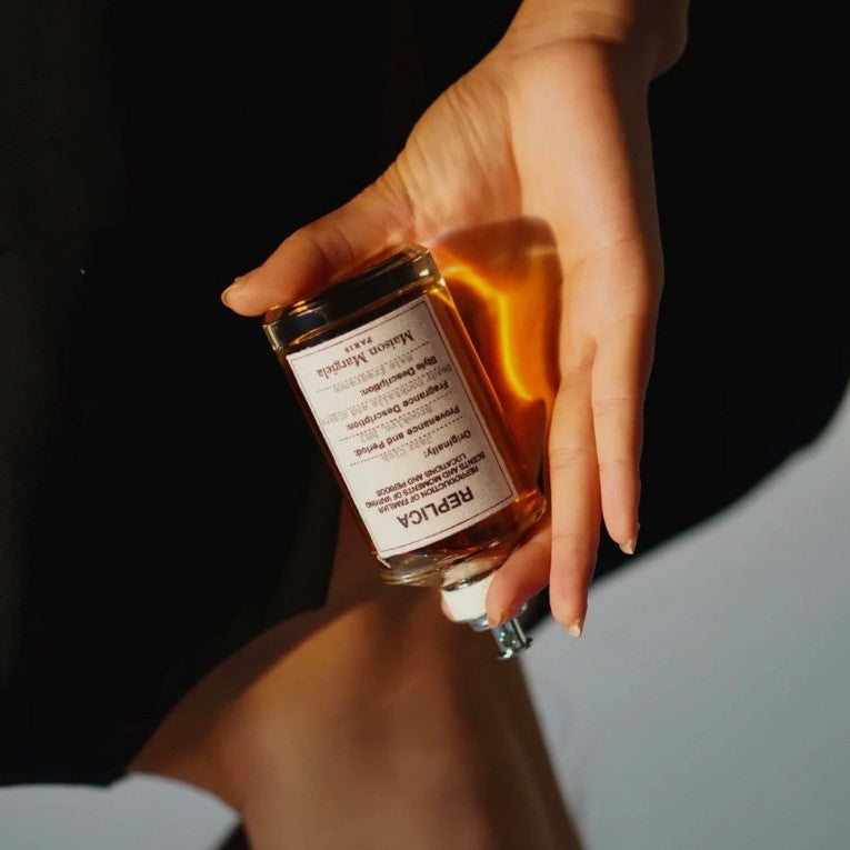 【ของแท้✓จัดส่งรวดเร็ว】 Jazz Club EDT 2ml / 5ml / 10ml น้ําหอมชาย น้ำหอมขายดี น้ำหอมพกพา น้ําหอมเสน่ห์ ขนาดทดลอง กลิ่นหอม