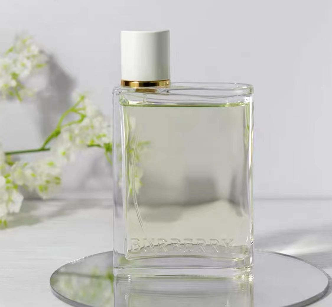 【ของแท้✓ติดทนนาน】Her Eau de Toilette 2ml / 5ml / 10ml น้ําหอมผู้หญิง น้ำหอมพกพา พร้อมส่ง น้ำหอมมินิ