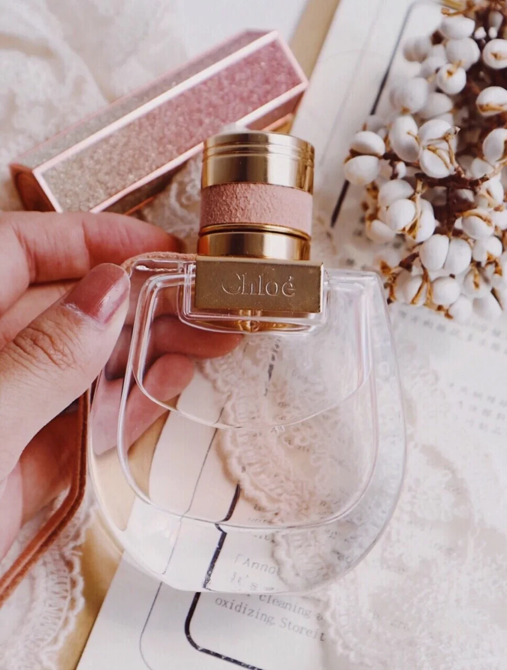 【ของแท้✓จัดส่งรวดเร็ว】 Roses De EDP & Nomade EDP & Atelier des Fleurs Magnolia Alba 2ml/5ml/10ml น้ำหอมพกพา สินค้าขายดี น้ําหอมผู้หญิง ติดทนนาน พร้อมส่ง ขนาดทดลอง