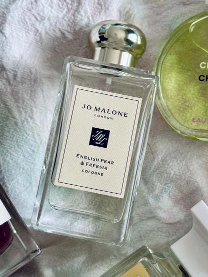 【ของแท้✓จัดส่งรวดเร็ว】English Pear & Freesia | Wood Sage & Sea Salt EDC 2ml/5ml/10ml unisex  น้ําหอมผู้หญิง  น้ําหอม น้ำหอมขายดี น้ำหอมพกพา  กลิ่นหอม