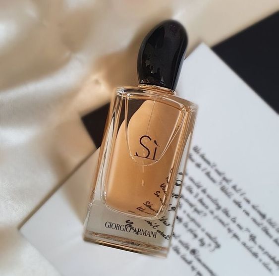 【ของแท้✓ติดทนนาน】Sì EDP 2ml / 5ml / 10ml น้ําหอมแท้ น้ําหอมผู้หญิง น้ำหอมขายดี น้ำหอมพกพา 