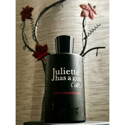 【ของแท้✓จัดส่งรวดเร็ว】 Not A Perfume Superdose EDP 2ml/5ml/10ml น้ําหอม unise  น้ําหอมผู้หญิง  กลิ่นติดทนนาน กลิ่นหอม น้ำหอมมินิ น้ำหอมพกพา