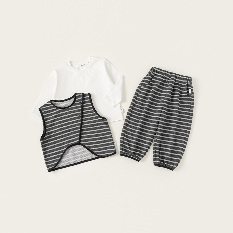 童裝男童套裝春季新品設計感背心純色打底衫條紋褲女童三件套