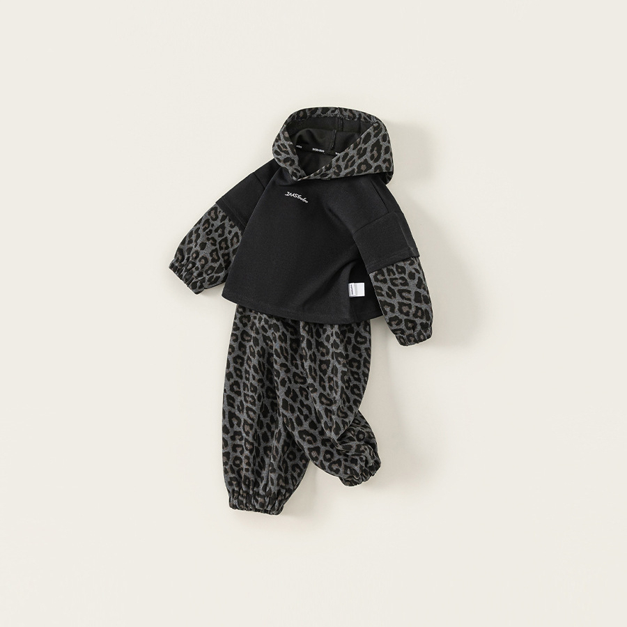 童裝男童套裝春新品豹紋假兩件連帽衛衣束腳褲兒童帥氣兩件套