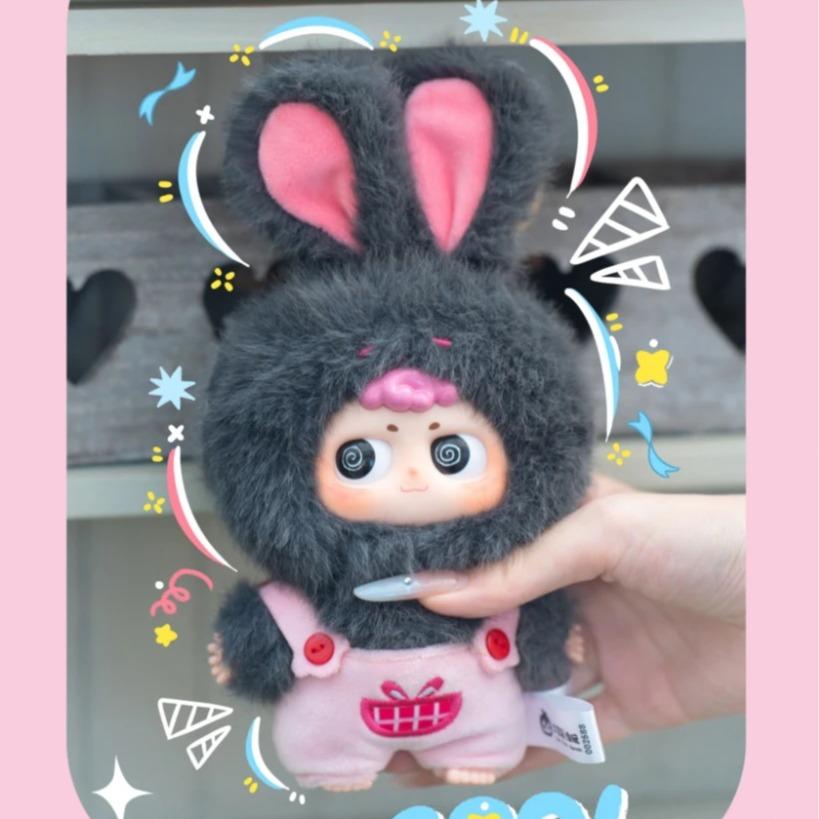 「야, 미」인형 “나 이렇게 귀여운 거 맞지?” | 존재감 넘치는 데스크 파트너