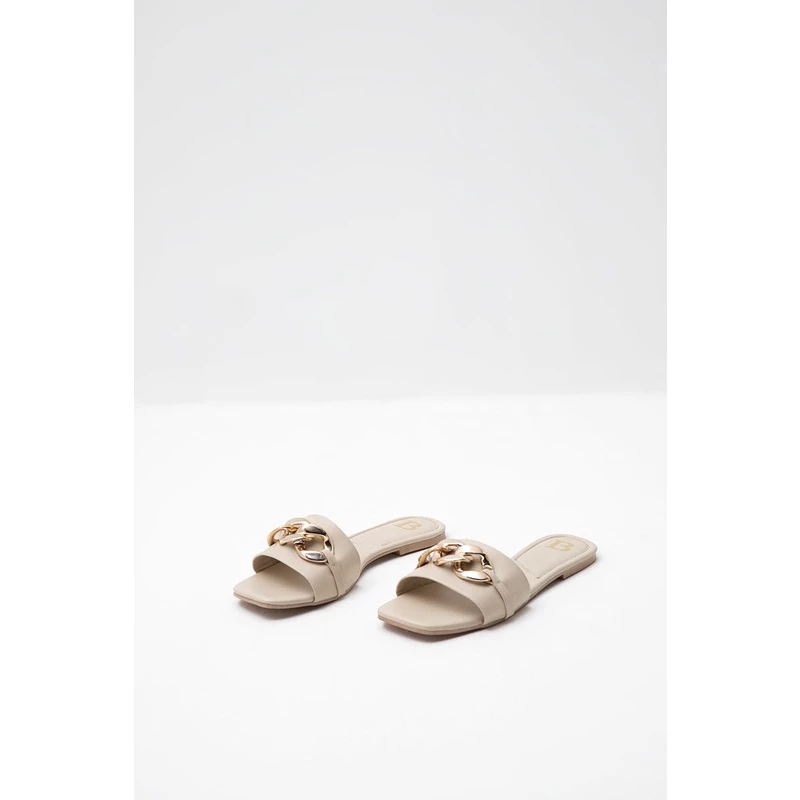 Berrybenka - Sepatu Sendal Teplek Wanita Sofia Irrie Chain Flat Sandal