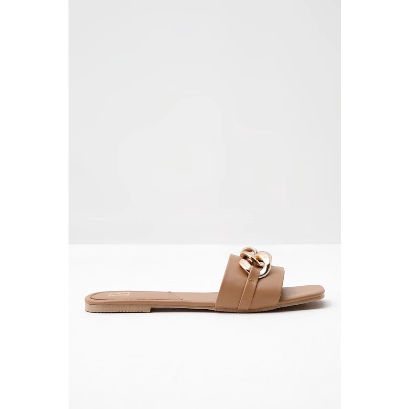 Berrybenka - Sepatu Sendal Teplek Wanita Sofia Irrie Chain Flat Sandal