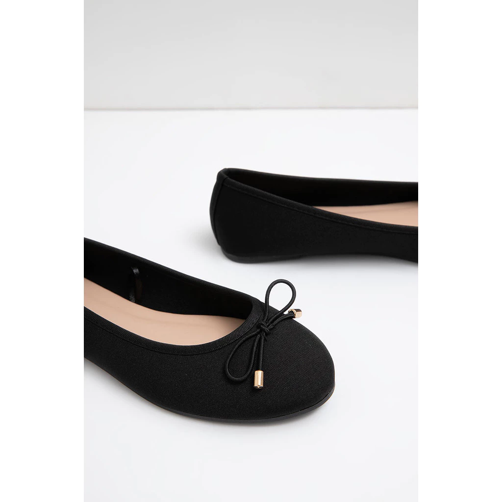 Berrybenka - Sepatu Flatshoes Wanita Sofia Frilia Stripe Flat