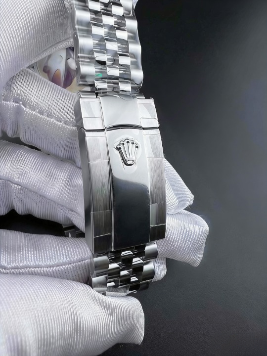 CLEANクリーン工場 ROLEXロレックスデイトジ  41mmブラック文字盤 ブルーテッド ャスト126334 ベゼル  ジュビリープレスレット 1:1精度