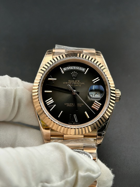 CLEANクリーン工場 ROLEXロレックスデイデイ ト エバーローズゴールド228235 40mm スレ一 トオンブレ文字盤 フルーテッドベゼル プレジデン トプレスレット 1:1精度