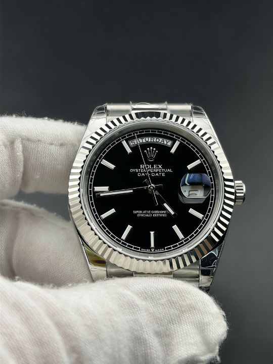 CLEANクリーン工場 ROLEXロレックスデイデイデイ 228236 40mmブラック文字盤 フルーテッドベ ゼル プレジデントプレスレット 1:1精度