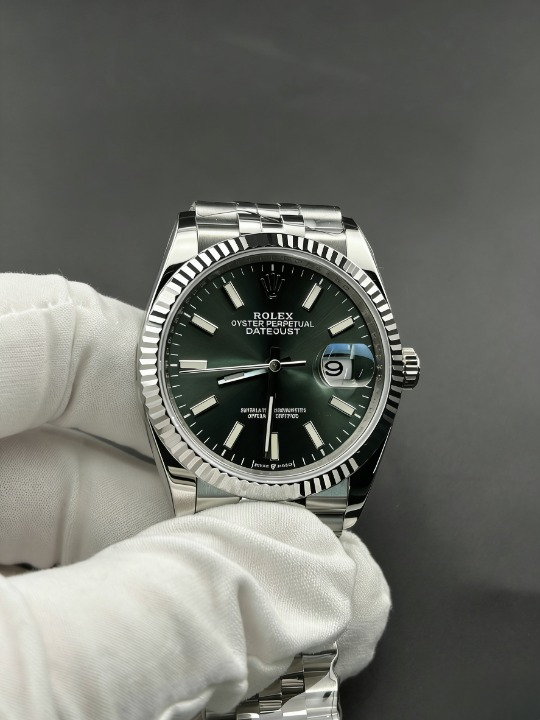 CLEANクリーン工場 ROLEXロレックスデイトジ グリーン文字盤 プラチナフ ャスト126234 36mm ルーテッドベゼル ジュビリープレスレット 1:1精 度