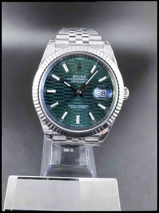 CLEANクリーン工場 ROLEXロレックスデイトジ ャスト126334 41mmグリーンフルーテッドモチー フ文字盤 フルーテッドベゼル ジュビリープレスレ ット  1:1精度