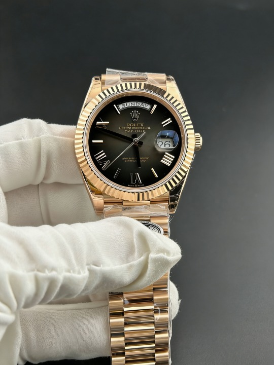 CLEANクリーン工場 ROLEXロレックスデイデイ ト エバーローズゴールド228235 40mm スレ一 トオンブレ文字盤 フルーテッドベゼル プレジデン トプレスレット 1:1精度