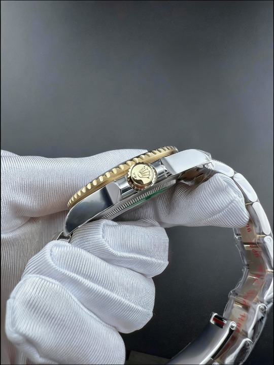 CLEANクリーン工場 ROLEXロレックスGMTマス ター ll 116713 コンビイエローゴールド 40mm ブラック文字盤グリーン針 1:1精度