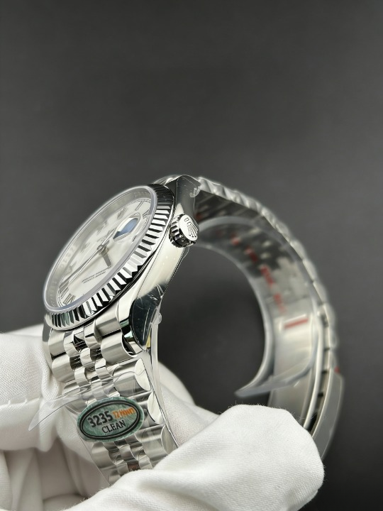 CLEANクリーン工場 ROLEXロレックスデイトジ ャスト126234 36mmホワイトローマ数字文字盤 フ ルーテッドベゼル  ジュビリープレスレット 1:1精 度