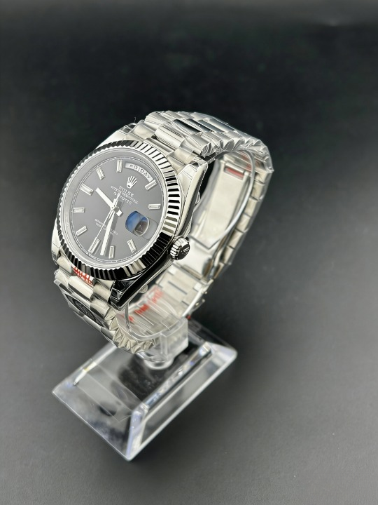 CLEANクリーン工場 ROLEXロレックスデイデイ ト 228239 40mmブラック文字盤ダイヤ目盛り フ ルーテッドベゼル プレジデントプレスレット  1:1 精度