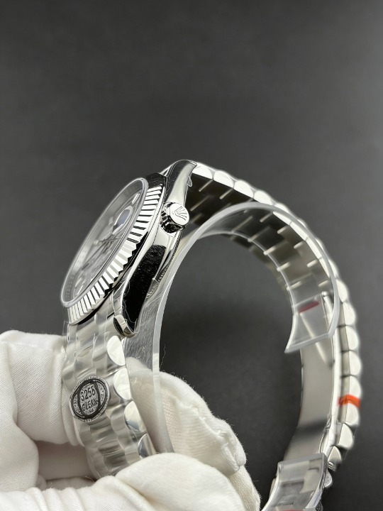 CLEANクリーン工場 ROLEXロレックスデイデイデイ ト 228239 40mmメテオライト文字盤ダイヤ目盛。 り フルーテッドベゼル プレジデントプレスレット 1:1精度