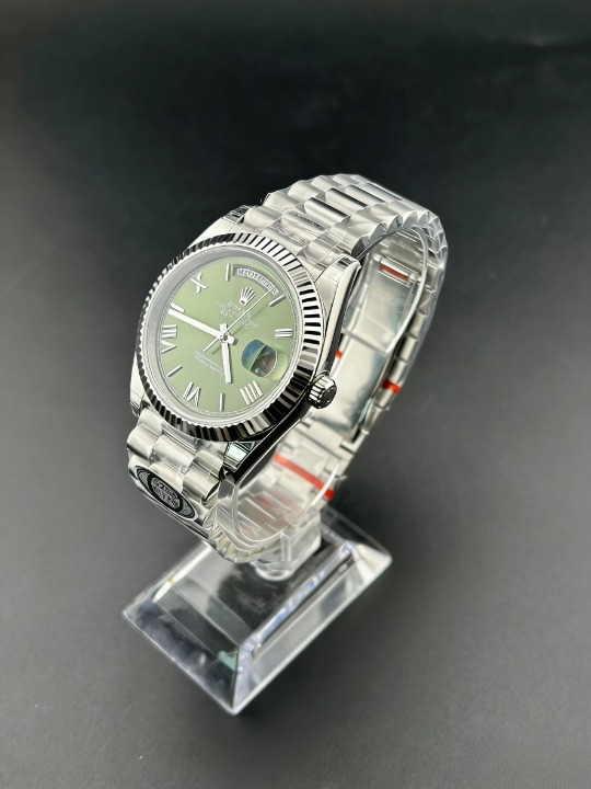 CLEANクリーン工場 ROLEXロレックスデイデイデイ 228239 40mmオリーブグリーン文字盤ローマ 数字 フルーテッドベゼル プレジデントプレスレッ 1:1精度