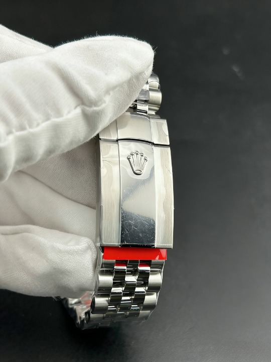 CLEANクリーン工場 ROLEXロレックスデイトジ ャスト126234 36mmホワイトローマ数字文字盤 フ ルーテッドベゼル  ジュビリープレスレット 1:1精 度