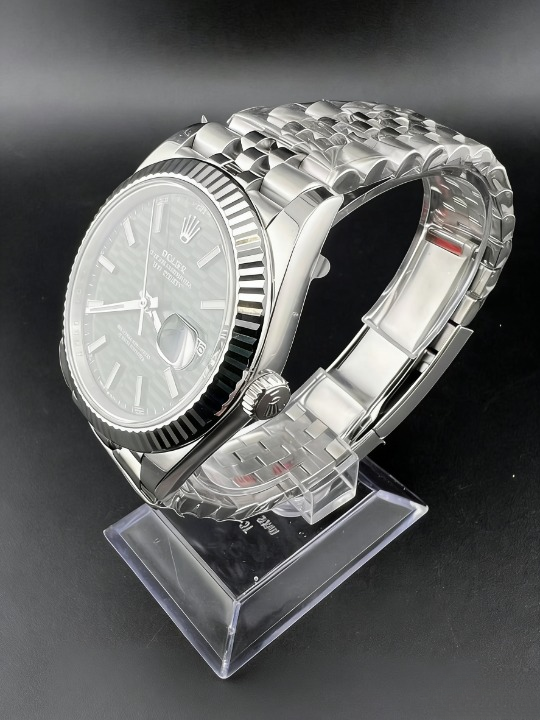 CLEANクリーン工場 ROLEXロレックスデイトジ ャスト126334 41mmグリーンフルーテッドモチー フ文字盤 フルーテッドベゼル ジュビリープレスレ ット  1:1精度