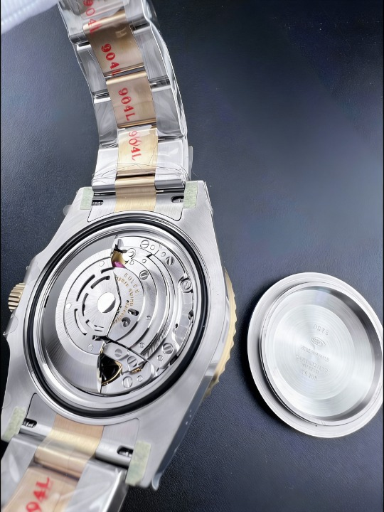 CLEANクリーン工場 ROLEXロレックスGMTマス ター ll 116713 コンビイエローゴールド 40mm ブラック文字盤グリーン針 1:1精度