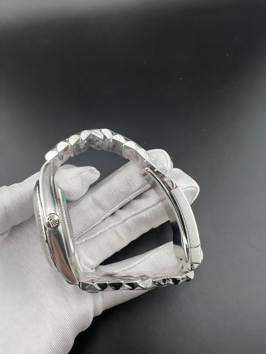 CLEANクリーン工場 ROLEXロレックスデイトジ ャスト126334 41mmグリーンフルーテッドモチー フ文字盤 フルーテッドベゼル ジュビリープレスレ ット  1:1精度