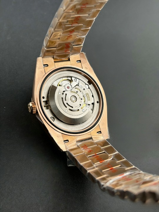 CLEANクリーン工場 ROLEXロレックスデイデイ ト エバーローズゴールド228235 40mm スレ一 トオンブレ文字盤 フルーテッドベゼル プレジデン トプレスレット 1:1精度