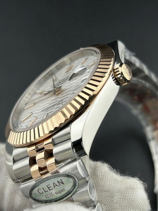 CLEANクリーン工場 ROLEXロレックスデイトジ ャスト126331 41mmコンビローズゴールド  シルバ ーフルーテッドモチーフダイヤル ジュビリープレ スレット 1:1精度