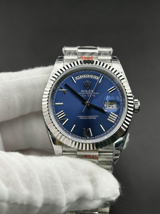 CLEANクリーン工場  ROLEXロレックスデイデイ ト 228239  40mm ブルー文字盤ローマ字 フルー テッドベゼル プレジデントプレスレット 1:1精度