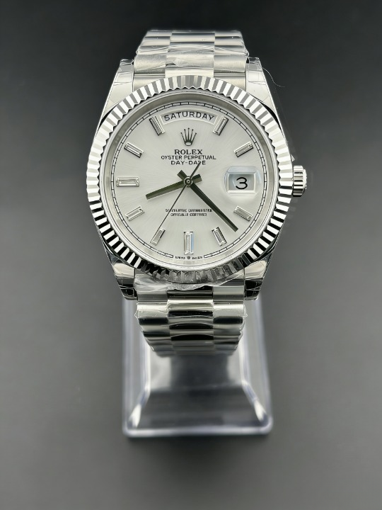 CLEANクリーン工場 ROLEXロレックスデイデイ 228239 40mmダイヤ目盛り シルバー文字盤 フルーテッドベゼル プレジデントプレスレット 1:1精度