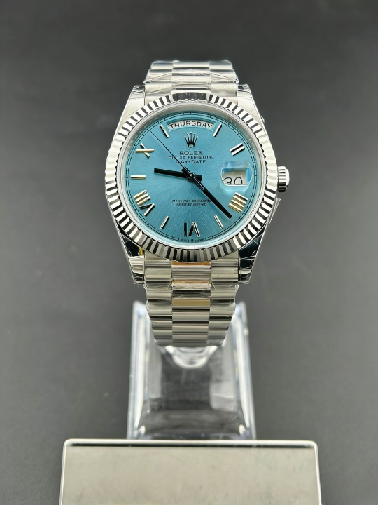CLEANクリーン工場 ROLEXロレックスデイデイデイ 228236 40mmアイスブルー文字盤ローマ数字 フルーテッドベゼル プレジデントプレスレット 1:1精度