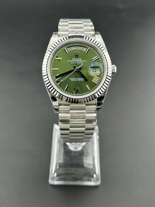 CLEANクリーン工場 ROLEXロレックスデイデイデイ 228239 40mmオリーブグリーン文字盤ローマ 数字 フルーテッドベゼル プレジデントプレスレッ 1:1精度