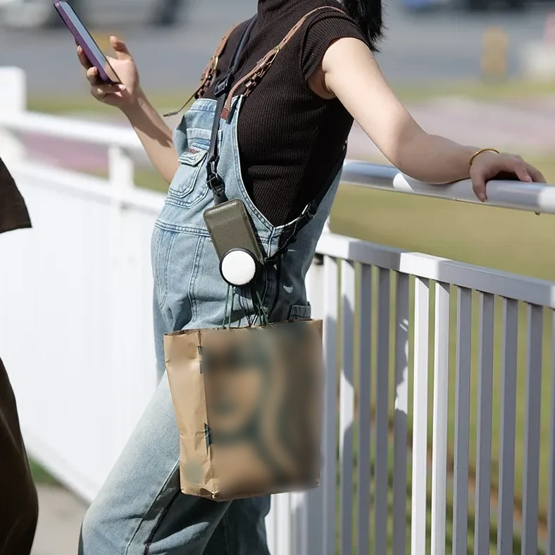 Magnetic Quick-Release Bag Strap – One-Hand Detach