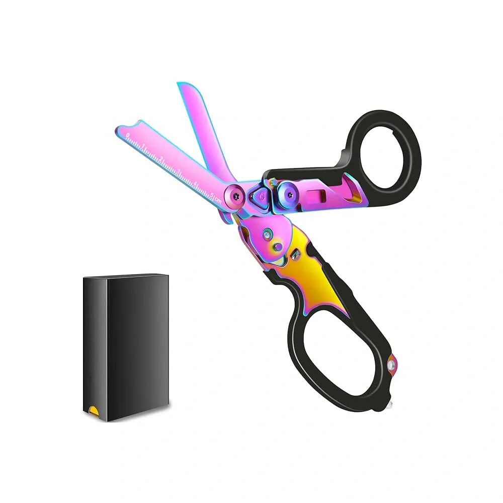 The trauma scissors are foldable (but do not come with a compatible sheath)