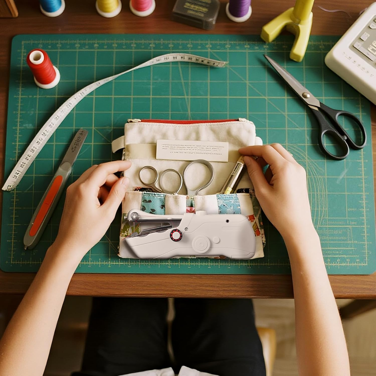 Handheld Portable Cordless Sewing Machine with 109-Piece Sewing Kit, Mini Electric Sewing Machine for Home and Travel Use