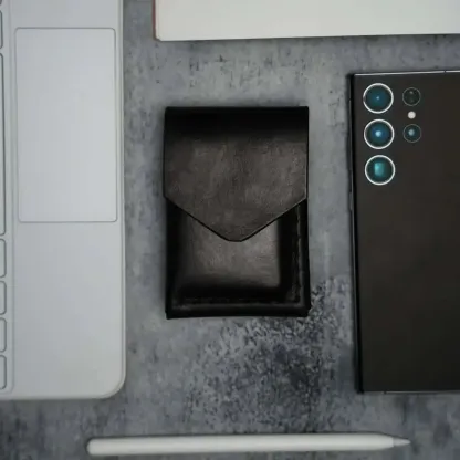 Full-Grain Leather Vertical Wallet – Minimalist Style, Maximum Durability