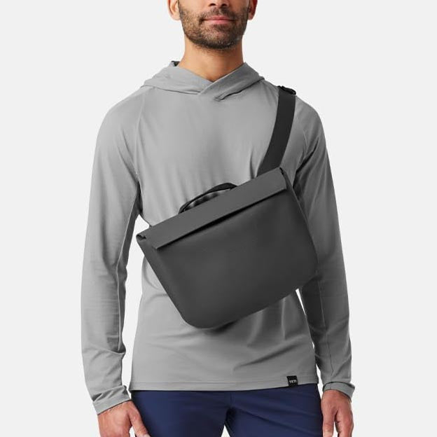 Heavy-Duty Waterproof Gear Pouch – Reliable Protection for Travel & Outdoor Use 