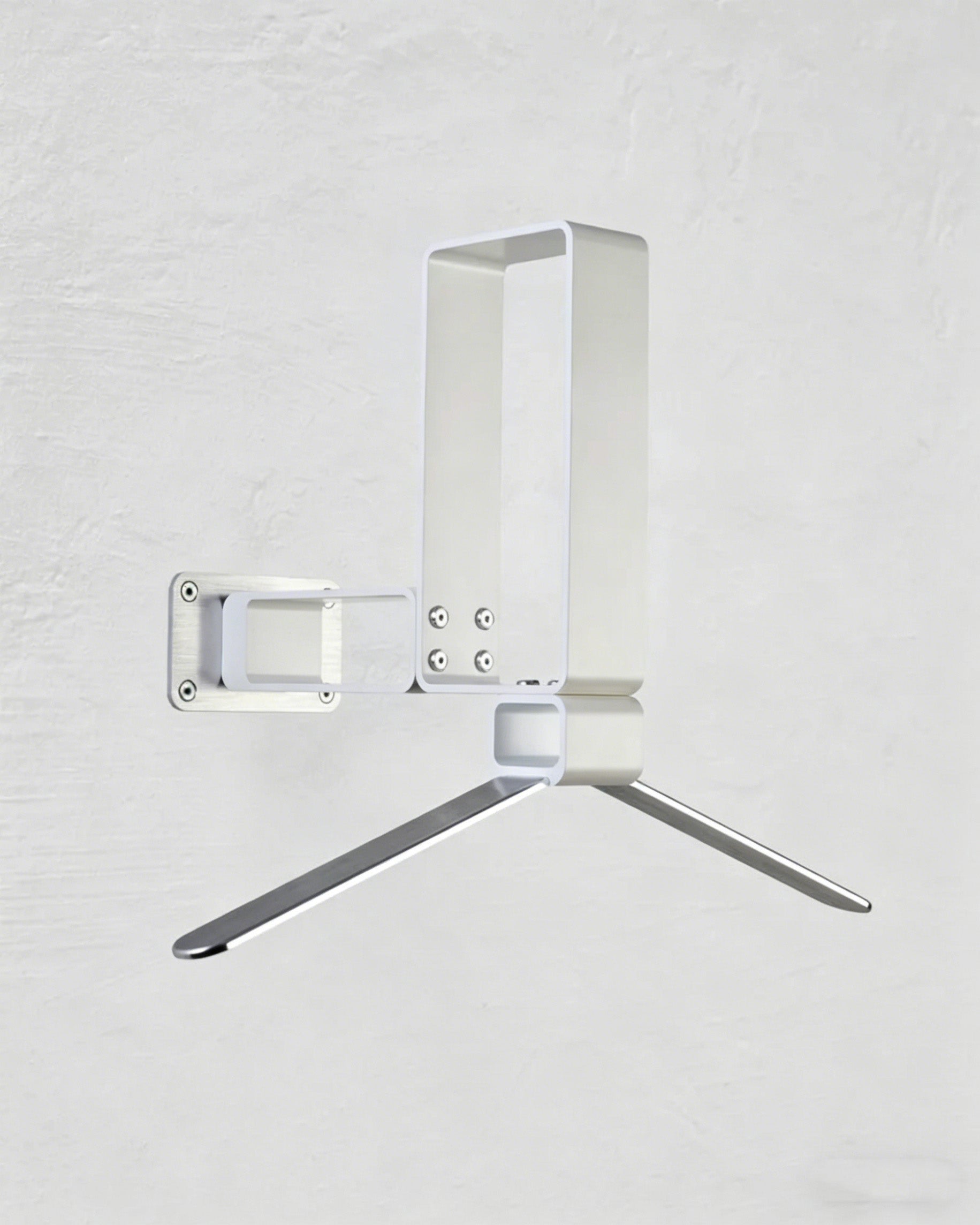 Wall-Mounted Motorcycle Equipment Rack – Space-Saving Helmet & Jacket Organizer