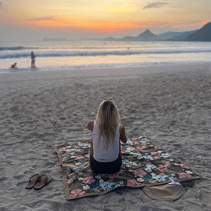 Portable Waterproof Blanket – Perfect for Beach, Picnic & Camping