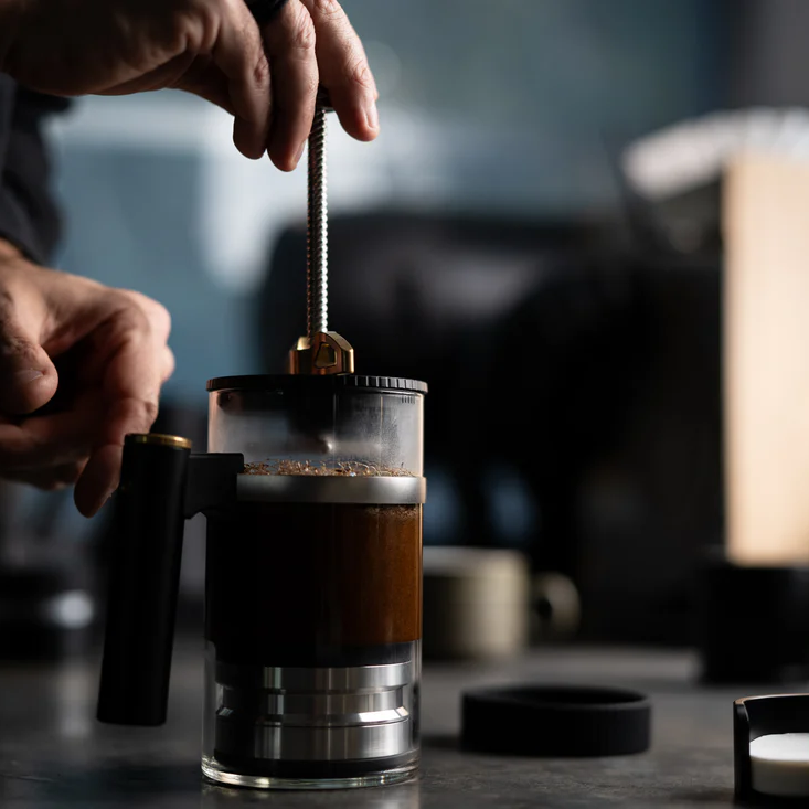 Innovative Vacuum Extraction Glass Coffee Maker | Stylish Design with Piston