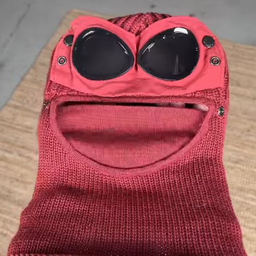 Elegant Wine Red Wool Goggles – Fashionable Cold-Weather Shield