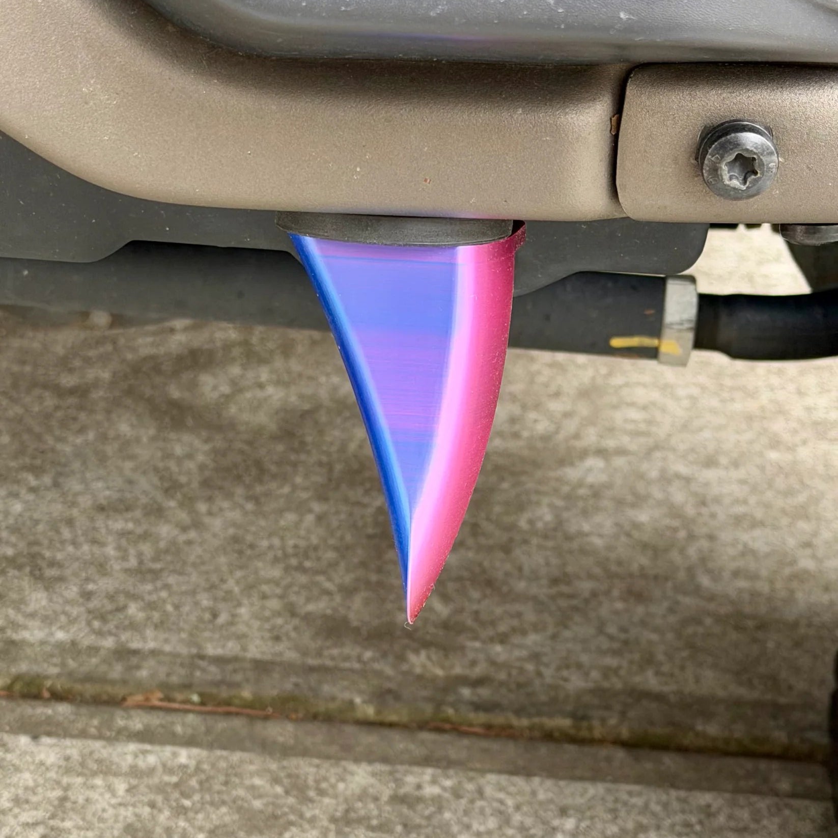 Magnetic Bumper Fangs – Weather-Resistant Rubber-Coated Teeth for Easy Installation and Secure Fit