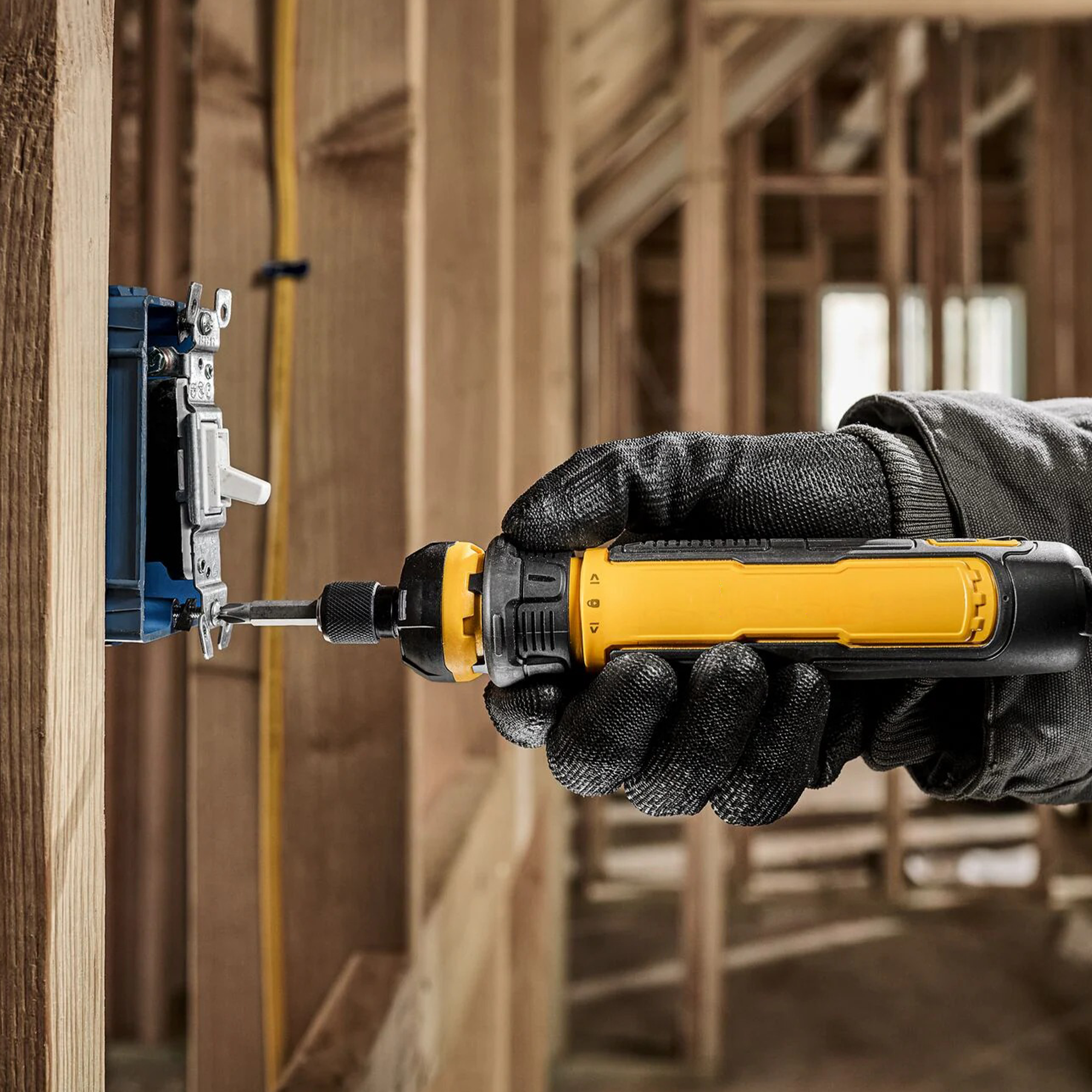Smart Electric Screwdriver – Adjustable Torque & Quick-Release Bit System