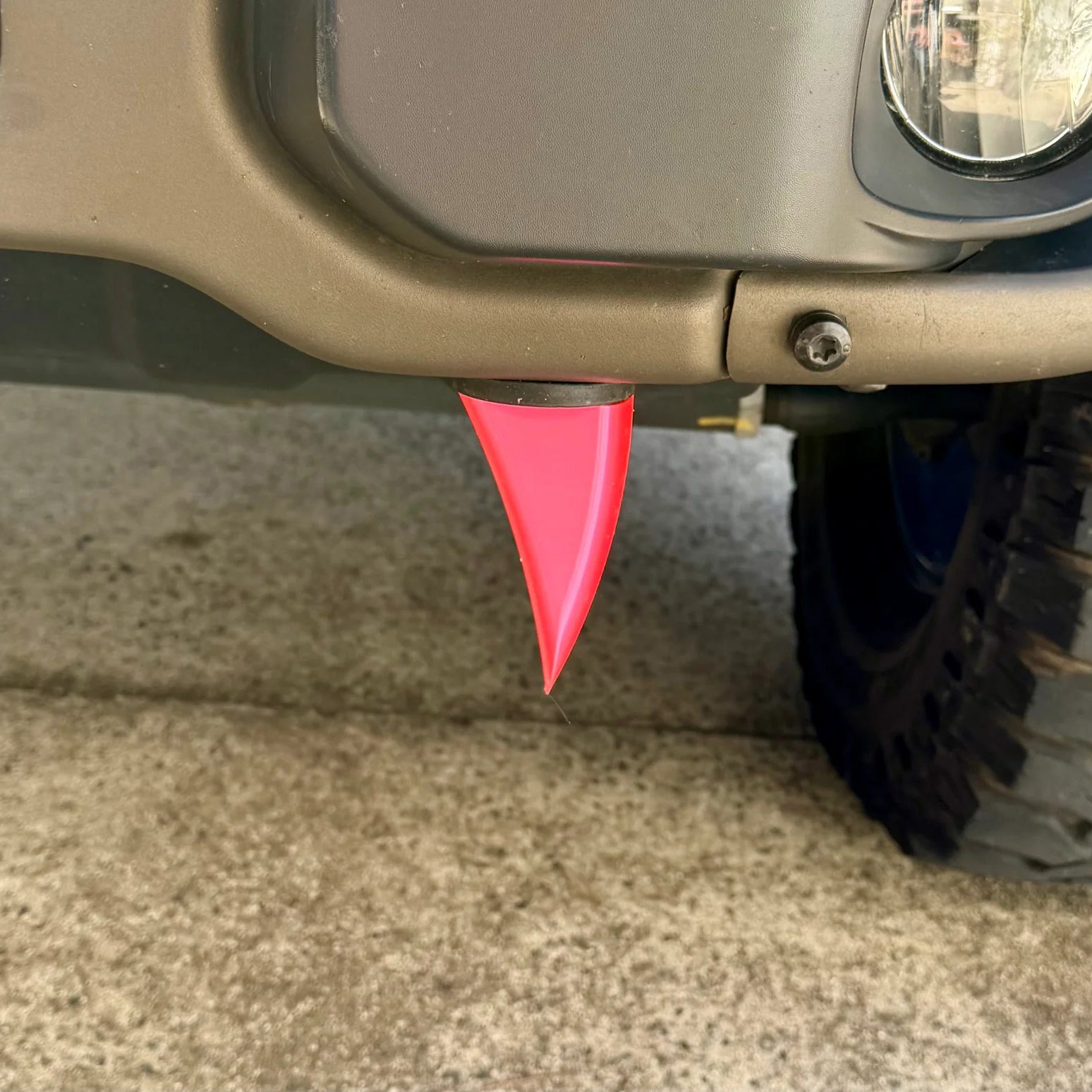 Magnetic Bumper Fangs – Weather-Resistant Rubber-Coated Teeth for Easy Installation and Secure Fit