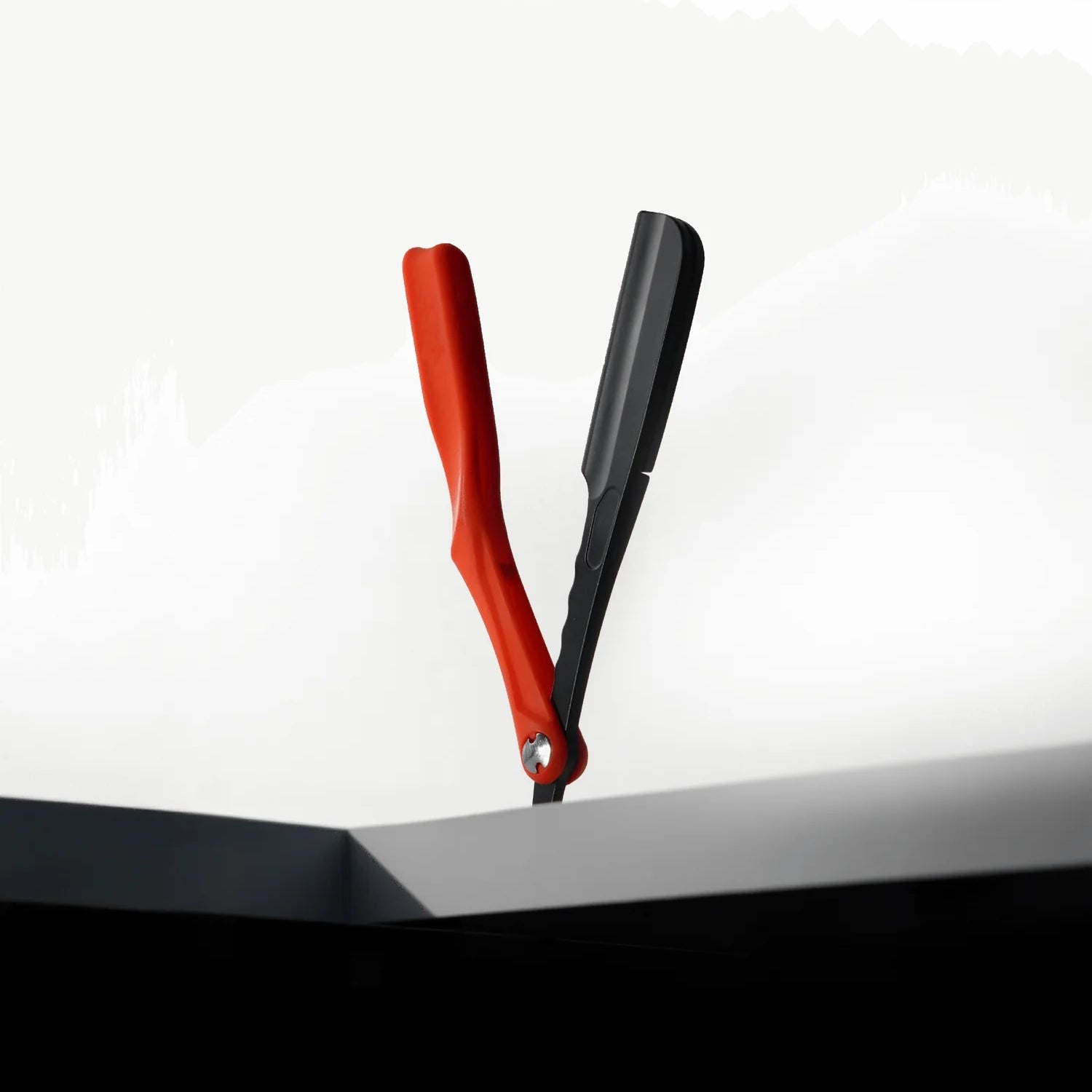 Professional Shaving Razor Stand – Precision and Style