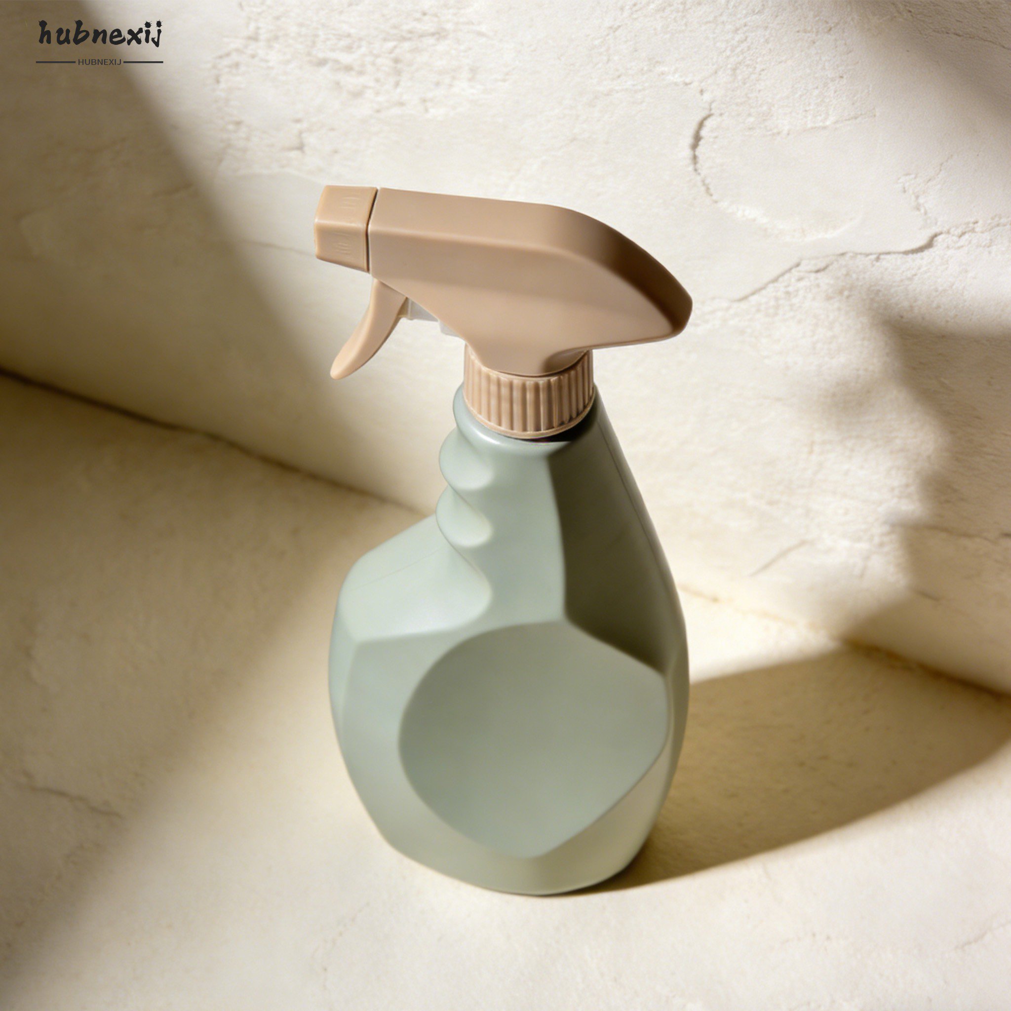 玻璃清潔劑噴霧瓶特寫