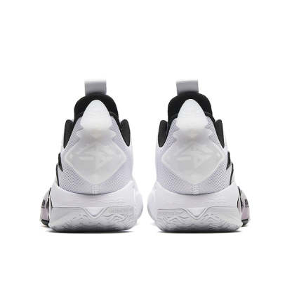 Shock Wave 5 TEAM Basketball Shoes