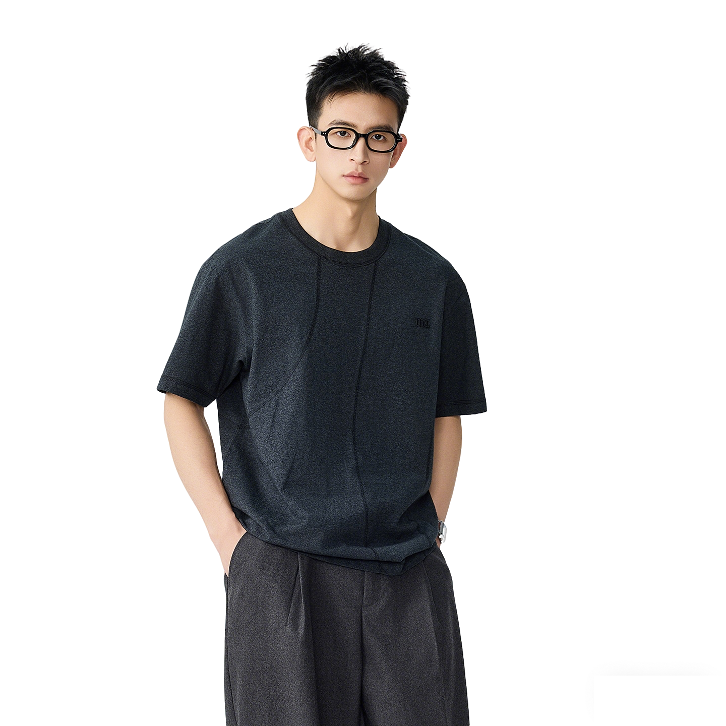 不變形親膚極簡刺繡T恤男休閒款